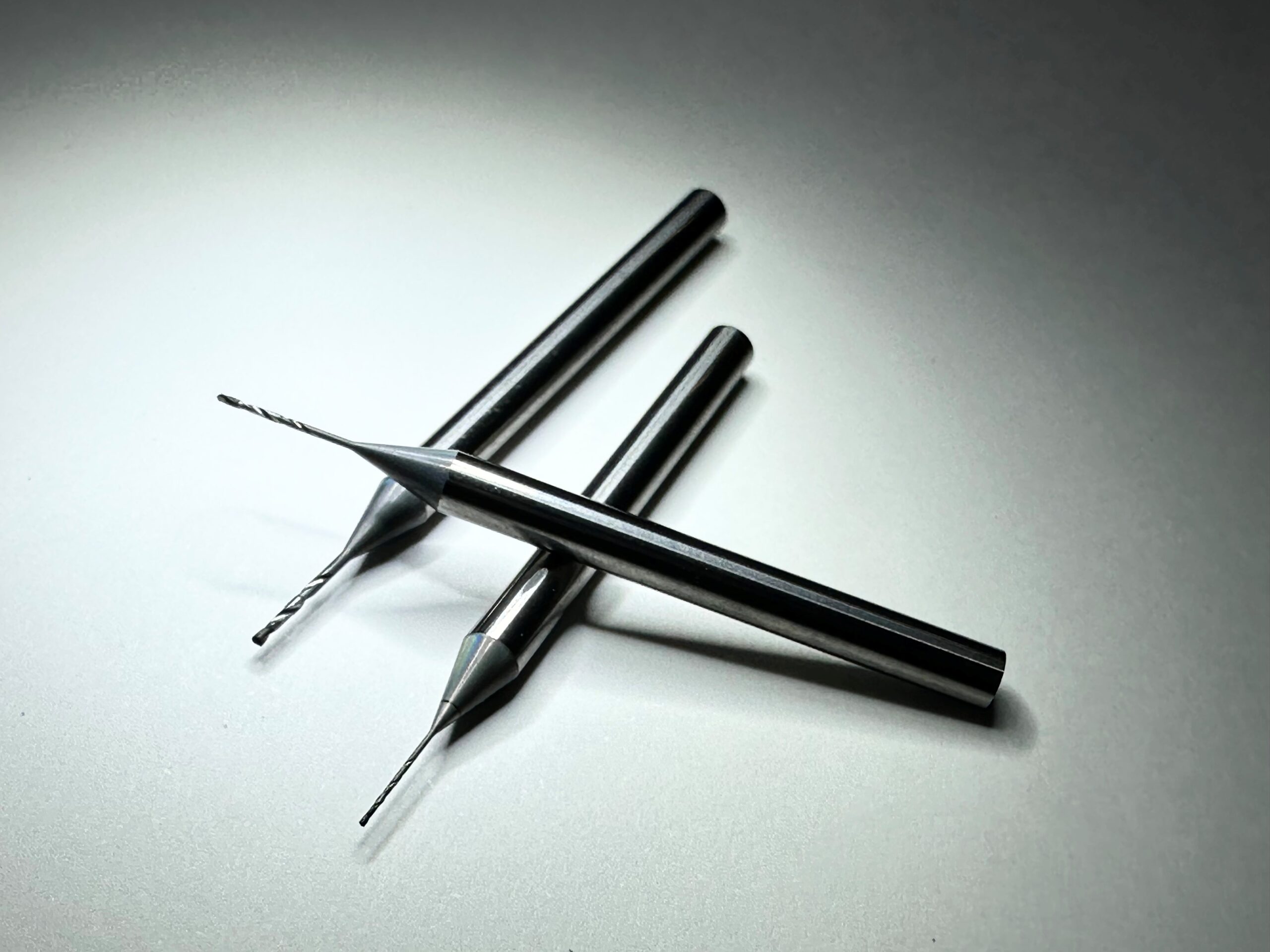 硬脆材穴あけ用「Micro PCD Drill」